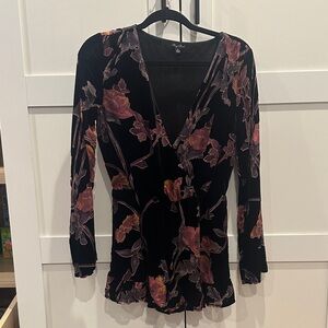 Floral Black Wrap Romper Size Small Honey Punch